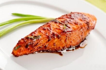 Peixe frito en salsa de soia